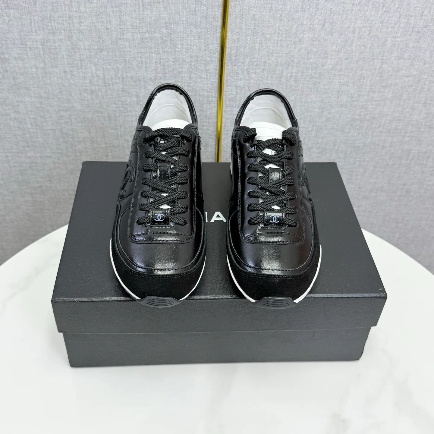 👟👟Ex-factory price 560👟👟Chanel Panda Shoes! 2025 counter's top casual sports shoes. This classic design; the upper is electro-embroidered with a variety of techniques; the outsole is fashionable and sporty; the unusual inclusion of a variety of color matching elements... The diversified mix and match is very good-looking and versatile, and can be used for leisure, fashion, sports, and outdoor... ꫛꫀꪝ Go➫ Materials: ❶Upper made of: original imported first-layer silk cowhide + original waterproof cloth + original first-layer cowhide ❷Inner lining: Original Yangli+wang ❸ Outsole based on: Original TPU combination outsole Counter boutique packaging complete set for women 35–41